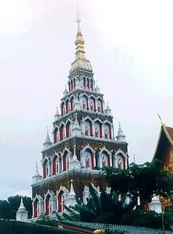 Ein Chedi im Wat Santi Tam, Chiang Mai, Thailand