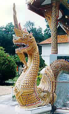 Naga und Makara in Chiang Mai, Thailand