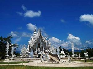 Wat Rong Khun (der weiße Tempel) in Chiang Rai