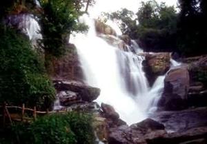 Mae Klang Wasserfälle im Doi Inthanon Nationalpark in Chiang Mai, Thailand