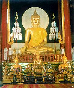 Buddha Statue, Wat Phan Tao Tempel in Chiang Mai, Thailand