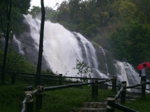 Siritarn Wasserfall im Doi Inthanon National Park
