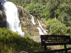 Vachiratharn Wasserfall im Doi Inthanon National Park