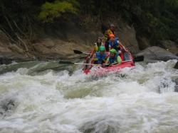 Wildwasser Rafting auf dem Mae Taeng Fluss