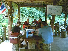 Atv Tour - Picknick Mittagessen in den Bergen von Chiang Mai, Thailand 